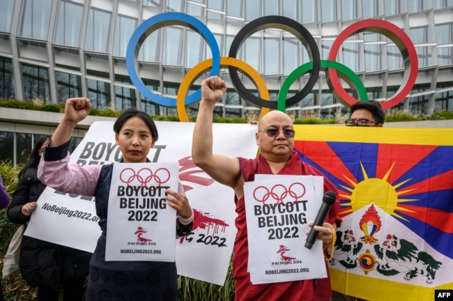 Tibetli insan hakları savunucuları Kış Olimpiyatları'nın Pekin'de yapılacak olmasını protesto ediyorlar.