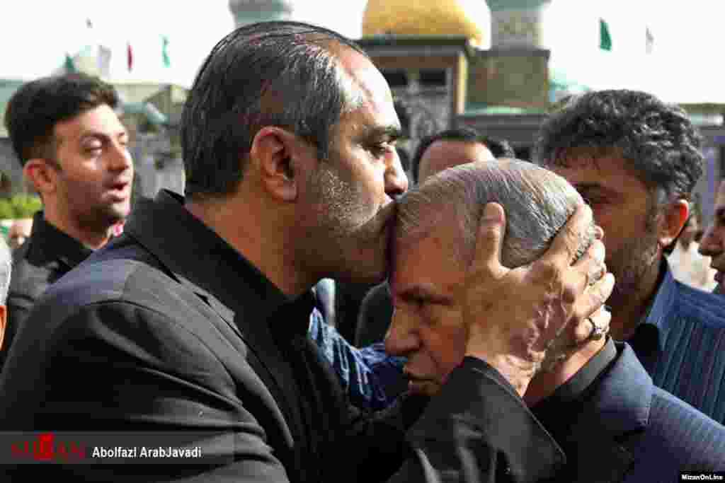 حضور علی پروین در مراسم ترحیم پدر بهنام ابوالقاسم پور عکس: ابوالفضل عرب جوادی