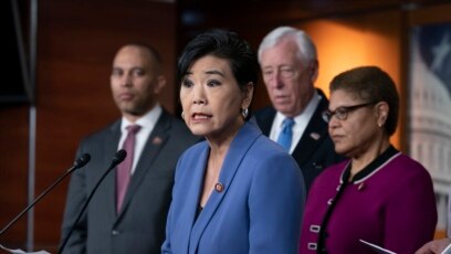 TƯ LIỆU - Dân biểu Đảng Dân chủ Judy Chu, Chủ tịch Khối nghị sĩ người Mỹ gốc Á Thái Bình Dương trong Quốc hội Mỹ, lên tiếng về những vụ tấn công gia tăng nhắm vào người Mỹ gốc Á những tháng gần đây.