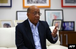 Le fondateur et président de la Fondation Mo Ibrahim, Mo Ibrahim, dans son bureau de Londres, le 16 novembre 2020.