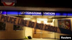 La scène de crime à la station de métro de Leytonstone à Londres, le 6 décembre 2015. (REUTERS/Neil Hall)