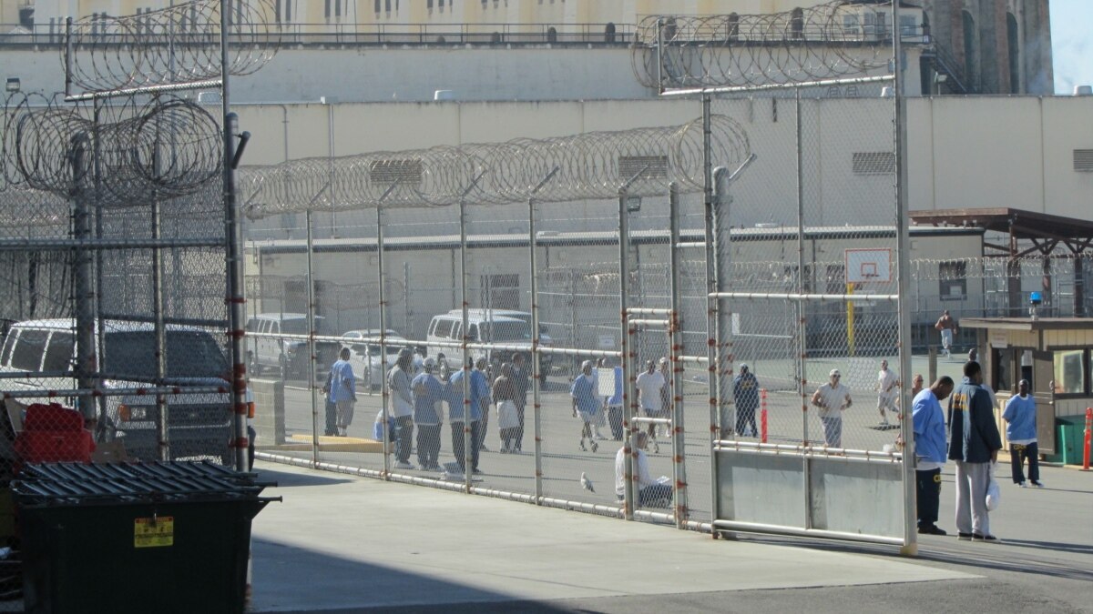 San Quentin Prisoners Learn Computer Skills