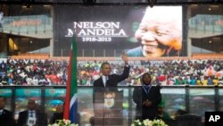 Prezident Obama Yoxannesburgda Janubiy Afrikaning sobiq marhum prezidenti Nelson Mandela xotirasiga bag'ishlangan marosimda nutq so'zlamoqda, 10-dekabr, 2013-yil