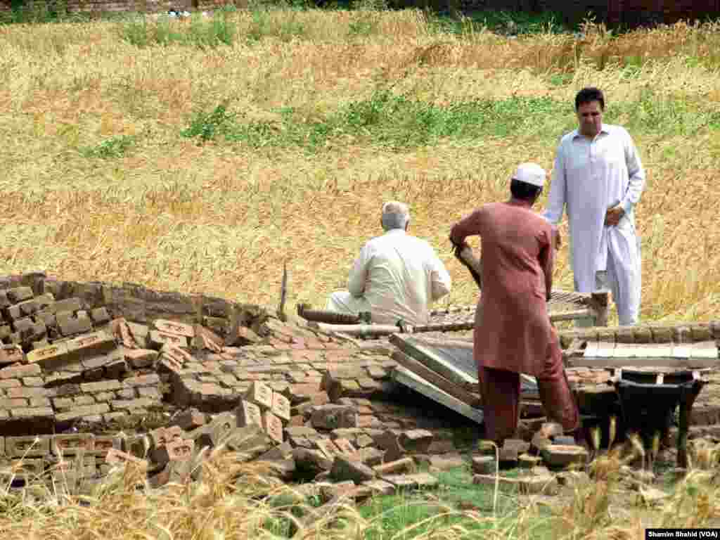 صوبہ خیبر پختونخواہ کے مرکزی شہر پشاور اور اس سے ملحقہ دیگر اضلاع میں طوفانی بارشوں اور ژالہ باری سے ہلاکتوں کی تعداد 45 ہو گئی ہے۔