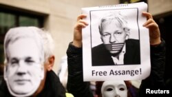Des manifestants pro-Assange contre son extradition aux Etats-Unis.