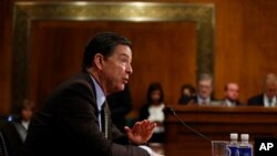 នាយក​ FBI លោក James Comey​ ត្រូវ​បាន​សាកសួរ​នៅ​ក្នុង​សេតវិមាន​រដ្ឋធានី​វ៉ាស៊ីនតោន​កាល​ពី​ថ្ងៃទី​ពុធទី​០៣ ឧសភា ២០១៧។