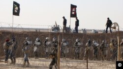 اردوگاه اشرف در ماه های پیش از تخلیه، در محاصره نیروهای عراقی بود.
