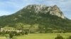 Huyền thoại xoay quan ngôi làng và ngọn núi Bugarach, ở tây nam nước Pháp 