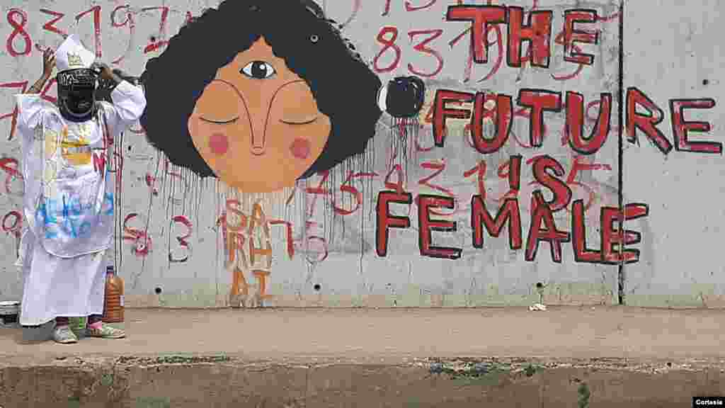 Obra "The Future is Female" da grafiteira e artista plástica angolana Sarhai Costa