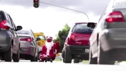 ‘Disabled Santa’ is Helping the Poor in Brazil 