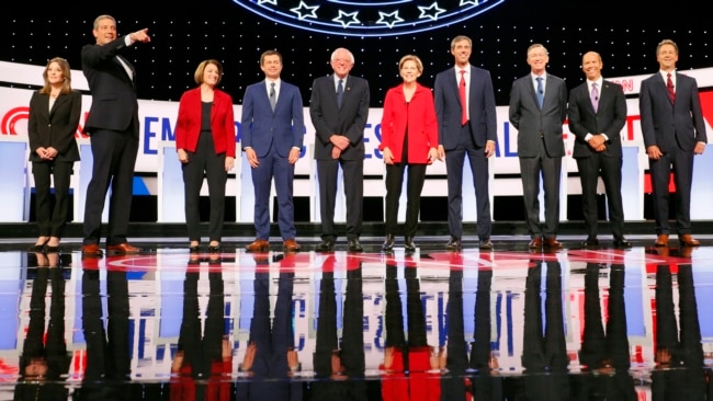 El martes 30 de julio de 2019 fue la primera de dos noches de debate candidatos demócratas a la presidencia de EE.UU. en 2020.