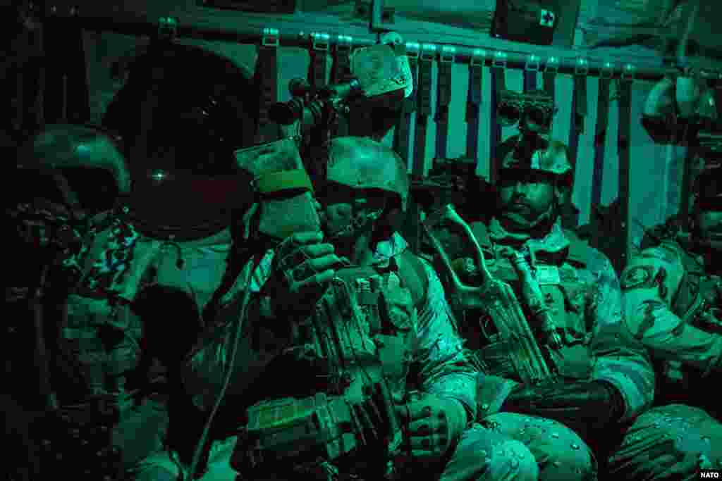 به گفتۀ نظامیان امریکایی و افغان، بیش از ۸۰ درصد عملیات نظامی را قوای خاص در افغانستان به پیش می برند