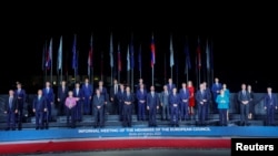 Lideri zemalja Zapadnog Balkana i Evropske unije prisustvuju neformalnom sastanku pred početak samita EU-Balkan, na Brdu kod Kranja, Slovenija, 5. oktobra 2021. (Foto: Rojters, Borut Živulović)