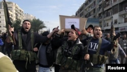 Xác của những người Libăng được đưa về Tripoli từ Syria, ngày 9/12/2012.