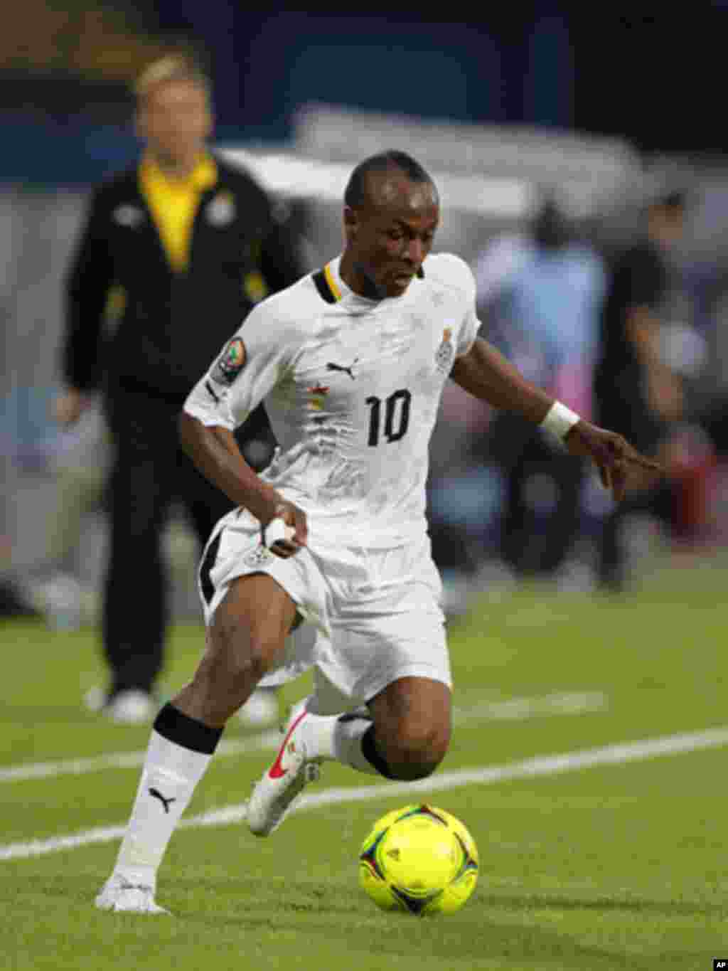 Ghana's Andre Ayew runs with the ball during their African Cup of Nations Group D soccer match against Botswana in FranceVille Stadium January 24, 2012.