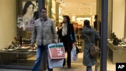 Βελτίωση του δείκτη καταναλωτή στις ΗΠΑ