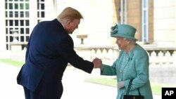 ဗြိတိန်ဘုရင်မကြီး သမ္မတ Trump နဲ့ တွေ့ဆုံ 