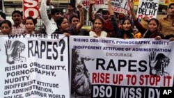Protesti u Indiji zbog grupnog silovanja devojke koja je potom preminula (arhivski snimak)