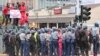La police réprime brutalement une manifestation d'opposants au Zimbabwe