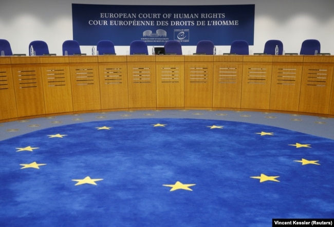 2019年9月11日在欧洲人权法院，乌克兰就俄罗斯侵犯克里米亚人权问题进行起诉的听证会开始前。
