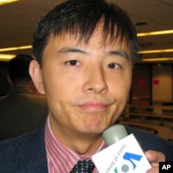 新加坡南洋理工大學副教授李明江