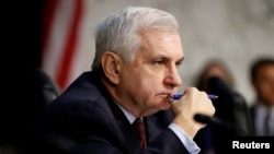 Senato Silahli Hizmetler Komisyonu Başkanı Demokrat Senatör Jack Reed, İran'ın Suriye ve Irak'taki vekil güçlerinin önemli bir darbe aldığını söyledi.
