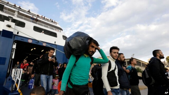 La isla griega de Lesbos ha abrumada por el flujo de migrantes.