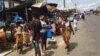 Au marché de la Sicogie un quartier de la commune de Yopougon, Abidjan, le 21 avril 2020. (VOA/Aicha Diarra)