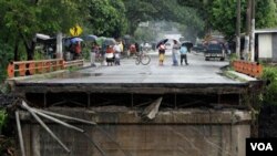 La comunidad internacional comenzó a brindar ayuda, Estados Unidos donó $50.000 dólares para combustible y otras necesidades.