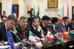 Delegates attend a gathering of 23 nations, the EU, U.N. and NATO intended to discuss security and political issues in Afghanistan, at the Presidential Palace in Kabul, June 6, 2017.