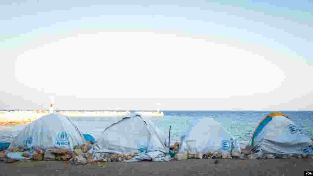 Following the attacks, some refugees have chosen to sleep outside of the camp. (J. Owens for VOA)