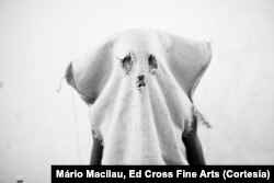 Ninja, Mário Macilau cortesia Ed Cross Fine Arts