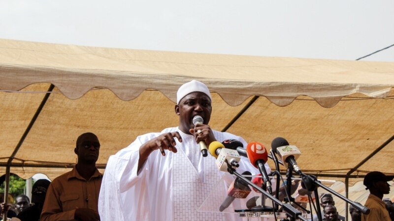 Gambie: la justice rejette le recours contre la réélection d'Adama Barrow