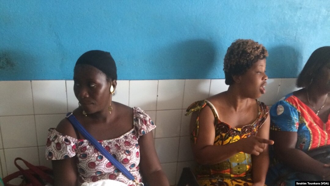 L'accès aux soins de santé reste une préoccupation majeure pour de nombreux ivoiriens, Côte d’Ivoire, 29 mai 2017. (VOA/Ibrahim Tounkara).