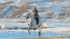 เผยภาพผู้นำเกาหลีเหนือขี่ม้าขาวขึ้นภูเขาศักดิ์สิทธิ์ ส่งสัญญาณถึงปฏิบัติการสำคัญ!