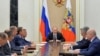 Путин провел совещание Совета безопасности, посвященное Крыму