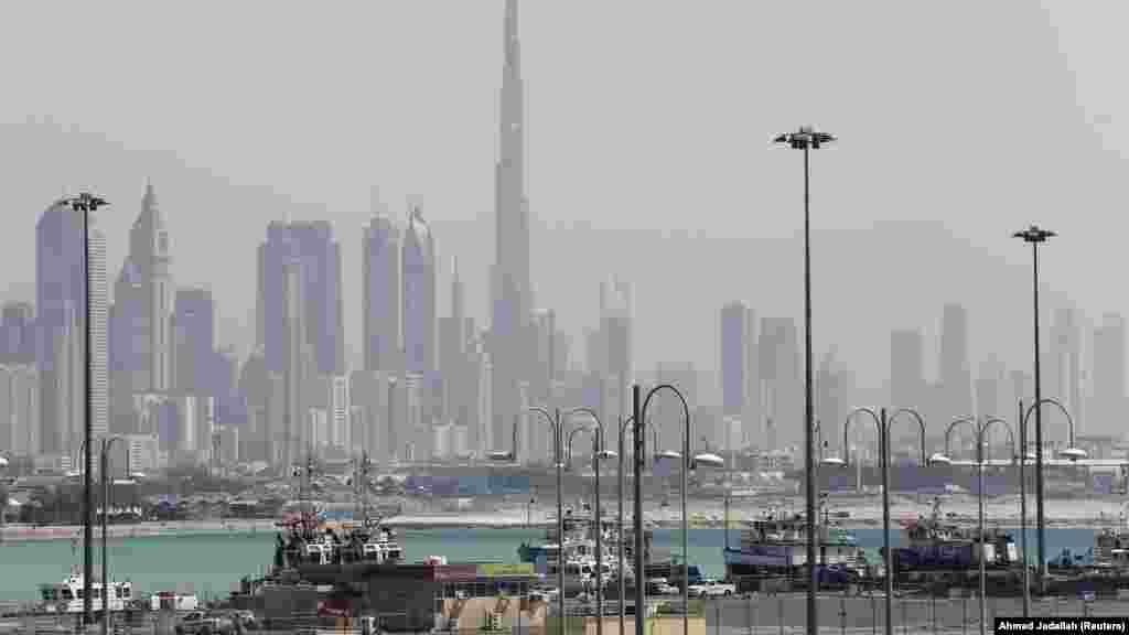 Dubai é o "Paraíso Protegido" no Médio Oriente. Tem uma valorização de 28.5% num ano. Lidera o TOP. Esta é uma boa altura para ser dono de uma casa neste Estado dos Emirados Árabes. O Dubai atrai especialmente investidores da Índia, Paquistão e Irão.