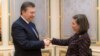 Нуланд встретилась с Януковичем и оппозицией