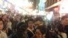 上千香港市民连续两晚与警方“巷战”