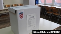 Arhiva - glasačka kutija na izborima za predsednika Hrvatske, oktobar 2020 (Foto: RSE/Mirsad Behram)