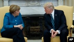 Le président Donald Trump et la chancelière allemande Angela Merkel à la Maison Blanche à Washington, le 17 mars 2017.