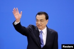 리커창 중국 총리가 15일 베이징에서 열린 전국인민대표대회(전인대) 폐막 회견을 하고 있다.