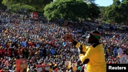 L'ancien ministre William Ruto de la coalition Jubilé s'adresse à des partisans à Nairobi le 12 jan. 2013