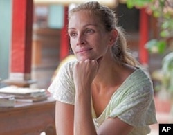 Julia Roberts as "Elizabeth Gilbert" in Columbia Pictures' EAT, PRAY, LOVE