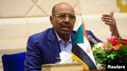 Presiden Sudan Omar al-Bashir dalam konferensi pers di Khartoum (foto: dok).
