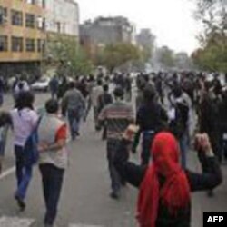 وقايع روز: رفسنجانی در مشهد اختلاف بين سران جمهوری اسلامی را جدی توصيف کرد