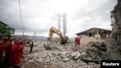 Stručnjaci iz EU i SAD na terenu rade na proceni štete koju je načinio zemljotres
