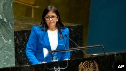 Delcy Rodríguez es uno de 25 funcionarios venezolanos a los que se les ha prohibido ingresar a la UE. Estados Unidos también le ha aplicado sanciones.