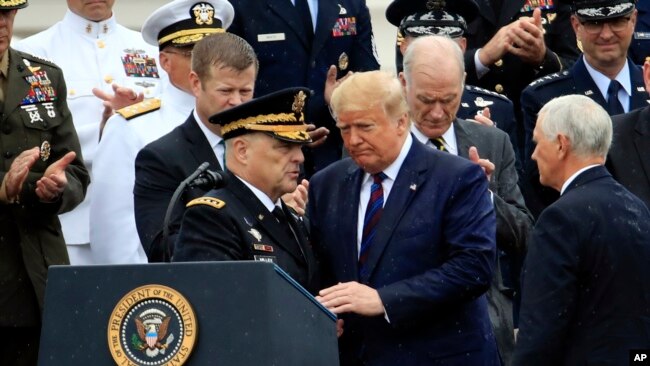 Президент США Дональд Трамп і Голова Об’єднаного комітету начальників штабів Марк Міллі