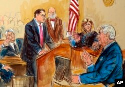 This courtroom sketch shows former campaign adviser for President Donald Trump, Roger Stone talking from the witness stand with prosecution attorney Jonathan Kravis, left, Stone's attorney Bruce Rogow, third from right, and Judge Amy Berman Jackson listen, during a court hearing at the U.S. District Courthouse in Washington, Feb. 21, 2019.